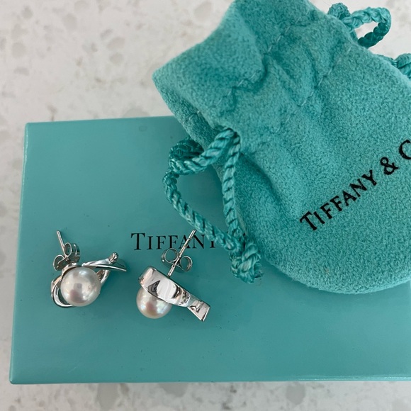 Tiffany & Co. White Gold Pearl Earrings - Picture 5 of 5